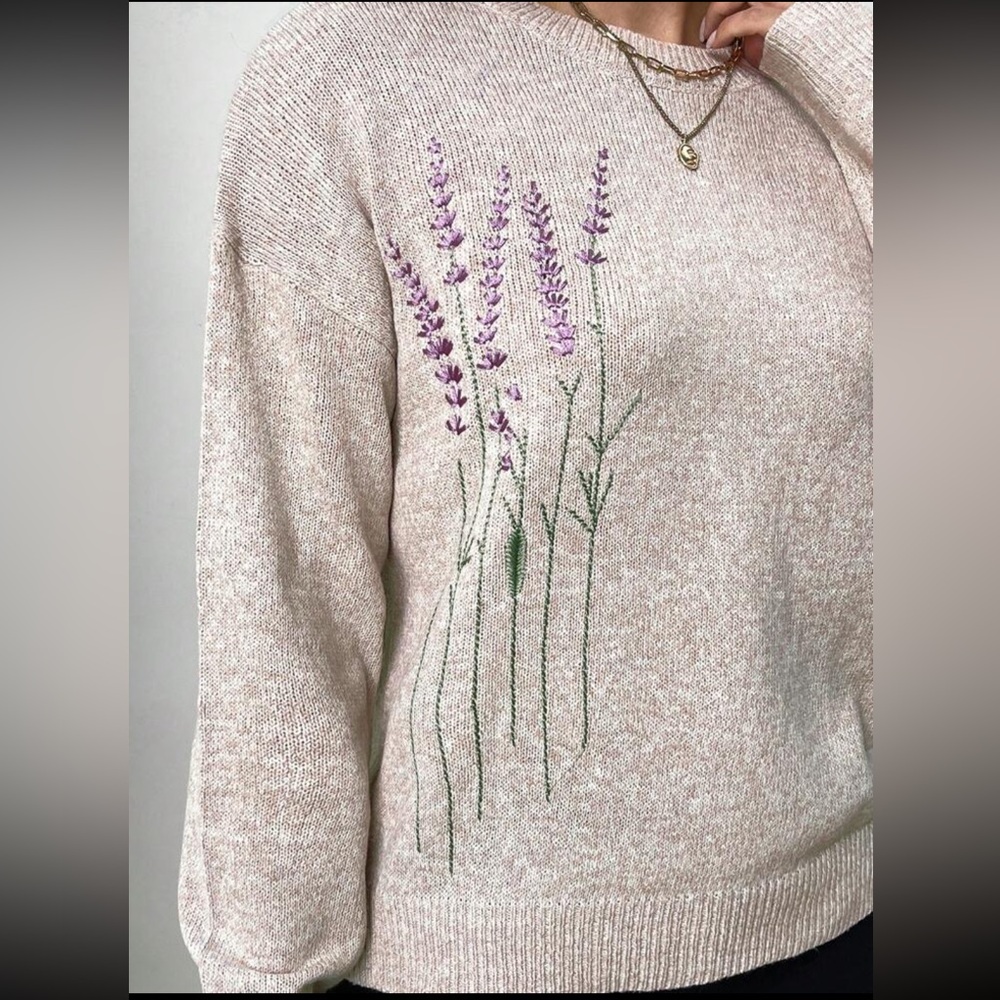 New Inventory 🌷Women Botanical Printed Round Neck Long Sleeve Sweater🌷 - Picture 4 of 6